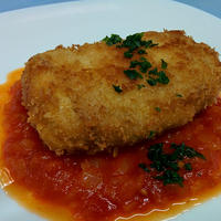高野豆腐のチーズカツレツ　トマトソース添え
