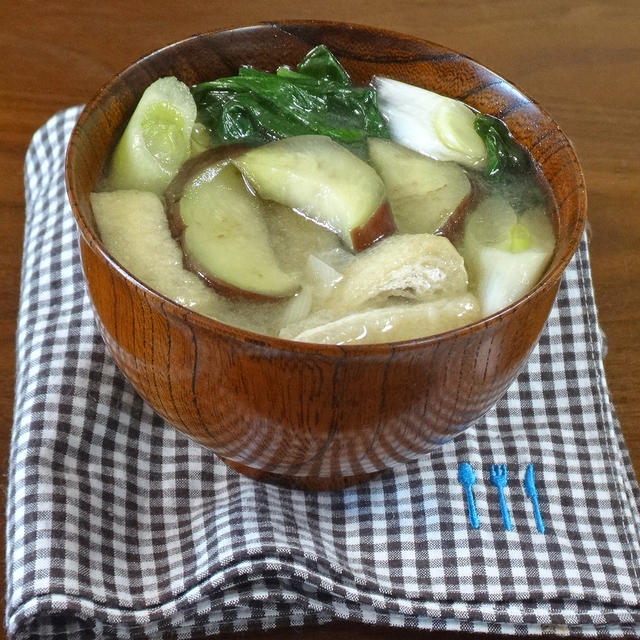 朝ごはんにおすすめ！とろ茄子と油揚げ ほうれん草の味噌汁