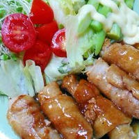 薄切り豚バラ肉でくるくる一口ポークステーキ