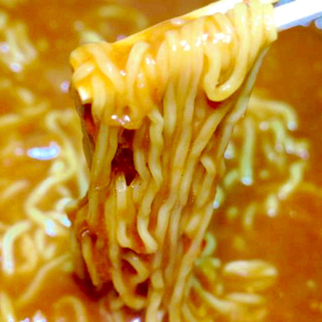 今日の晩御飯/「鶏だんごの柚子みぞれ鍋」をリメイクした、鍋ごと「和風カレーラーメン」は、うどん派も絶対食べたくなる、出汁の利いた濃厚な味！