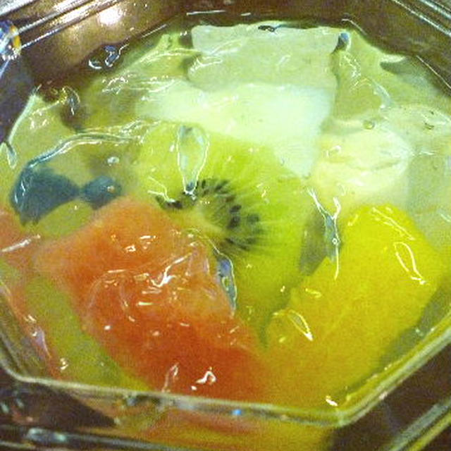 谷町六丁目『FRUIT GARDEN 山口果物』のフルーツポンチゼリー。