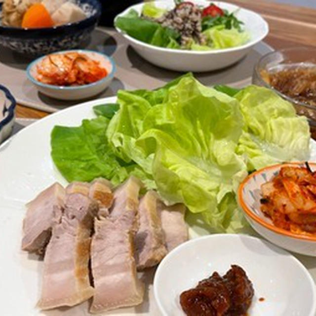 今日の夕飯は韓国の茹で豚「ポッサム」