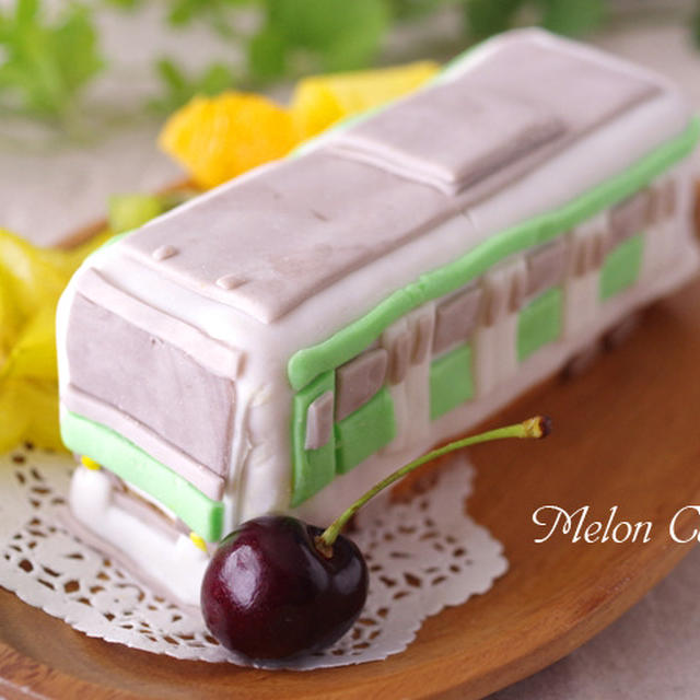 WILTON ロールフォンダンで作った、山手線の車両ケーキ☆ 「おやりぱ」開始！基本パウンドケーキのレシピ