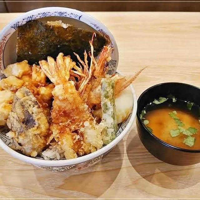 「かつや」新業態の「江戸前天丼 はま田」で豪快揚げたて天丼！全国で2店のみ！