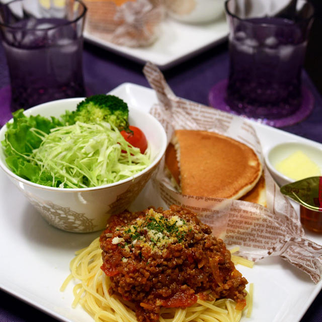 パスタとパンケーキのワンプレート