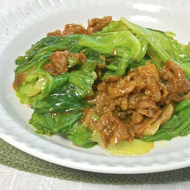 パパッと炒めて簡単おつまみおかず！レタスと牛肉のカレー醤油炒め。