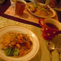 夜ご飯　手長えびとキャベツのパスタ　　