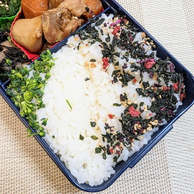 夫のお弁当９☆ご飯のふりかけいい感じよ