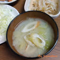 『竹輪と白菜のお味噌汁』～うまみ調味料いの一番使用～
