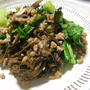 青梗菜ときのこの肉そぼろ炒め