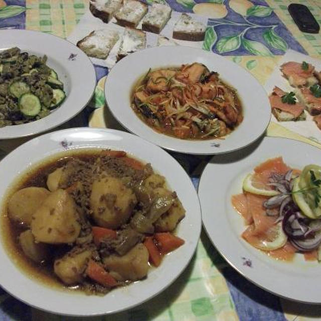 イタリアで日本食：肉じゃがと鮭と彩り野菜の南蛮漬け