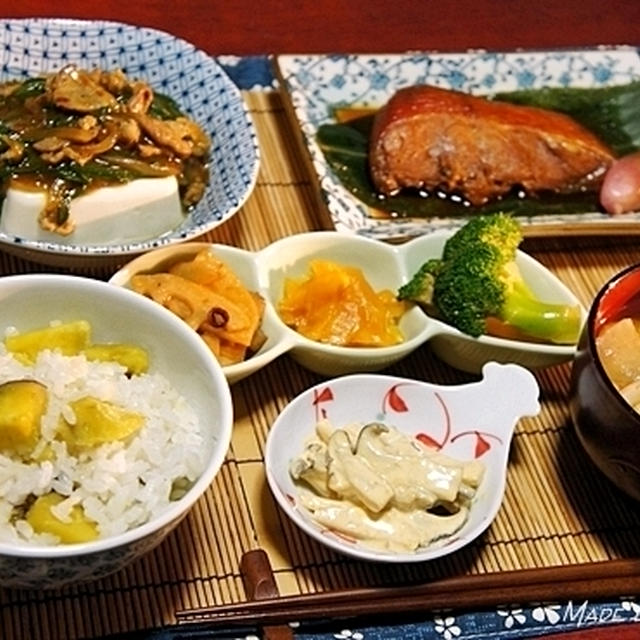 不協和音。　さつま芋ご飯と鶏団子入り味噌汁