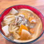 豚汁うどんです！！