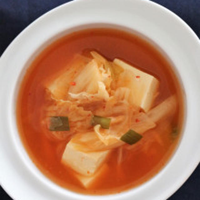 ★簡単・美味しい！！キムチ豆腐スープ（김치두부국）。