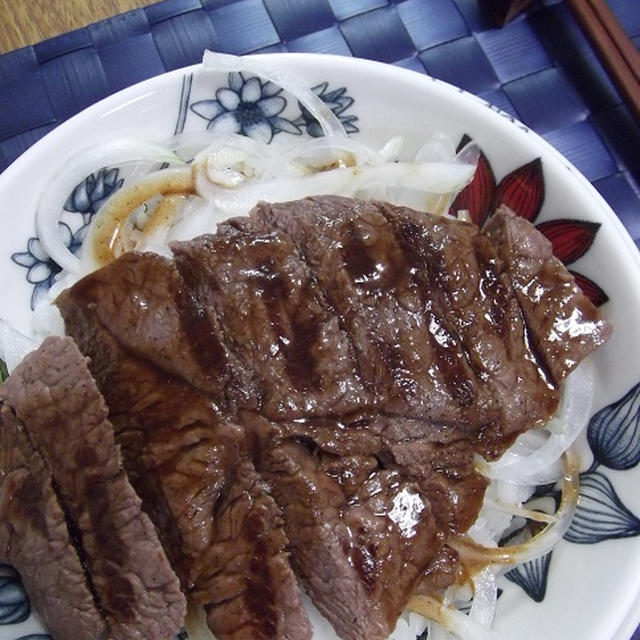 簡単★懐かし洋食ソース de ステーキ丼