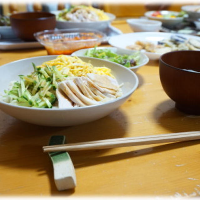 【 茹で鶏のっけ冷麺と、参観日。】