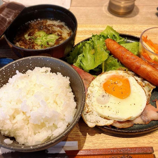土曜日。