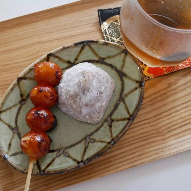 口福堂のくるみ大福としょうゆ団子