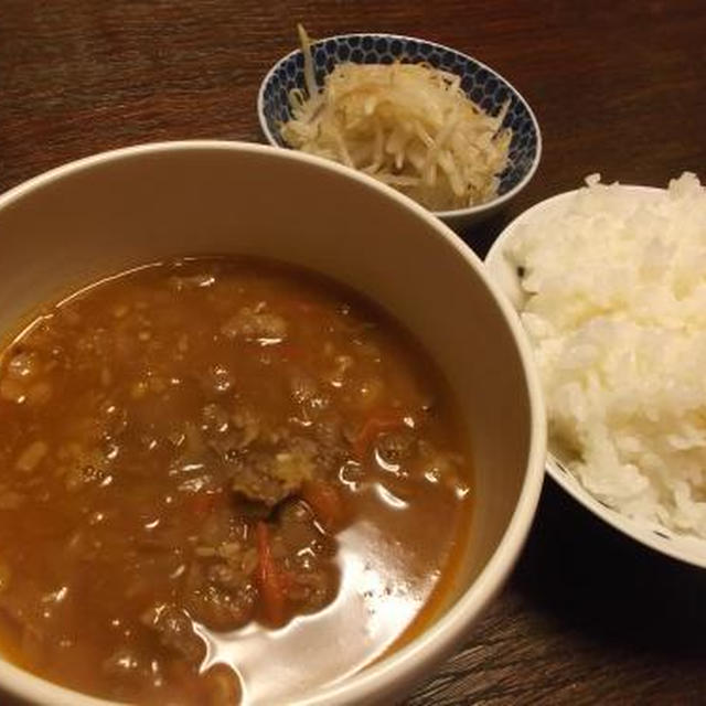 木漏れ日喫茶♪みんな大好き！牛肉とトマトの中華スープ♪と、あると言う安心感。