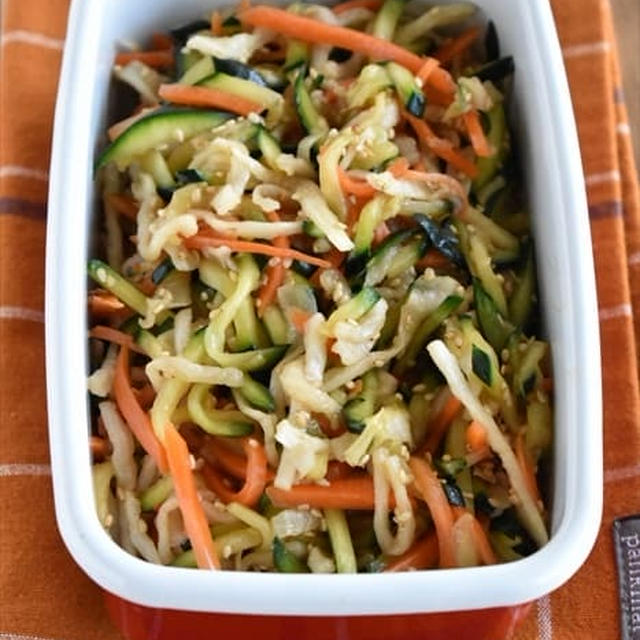 作り置きOK！食感がやめられない！切り干し大根とズッキーニの中華風サラダ