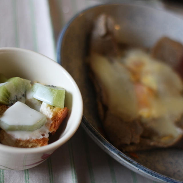 週末カフェの残りものでトライフル