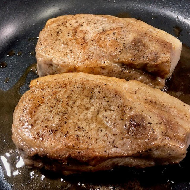 【低温調理】分厚い豚ロース肉のステーキ