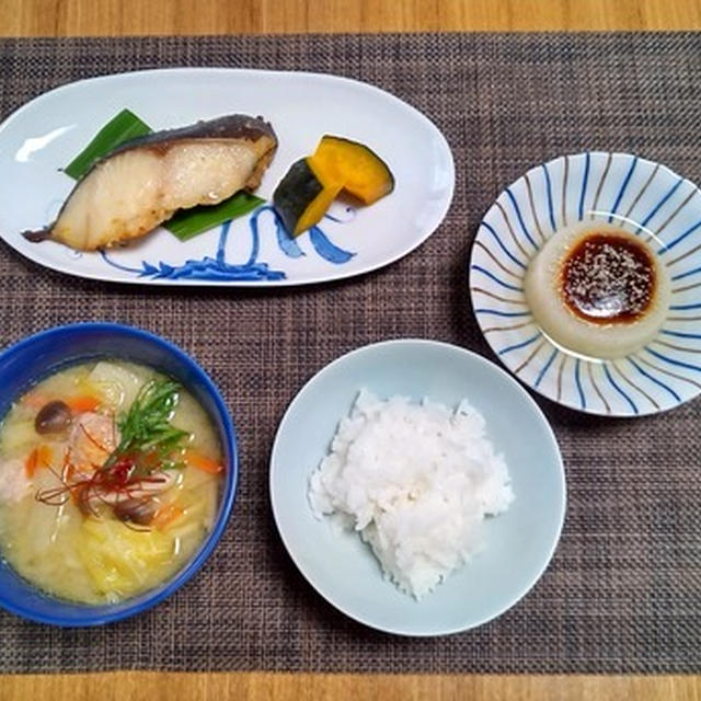 味変楽しむ☆ふわふわ鶏団子と野菜の豆乳味噌汁♪☆♪☆♪