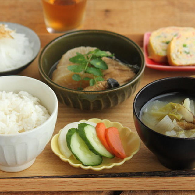 ぶり大根とボリューム卵焼きなどの日