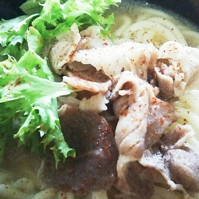 練りごまでとんこつスープ風♪豚うどん～追いがつおつゆ×練りごま～