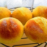 充実野菜の丸ﾊﾟﾝ＆ﾚｰｽﾞﾝﾊﾟﾝ♪