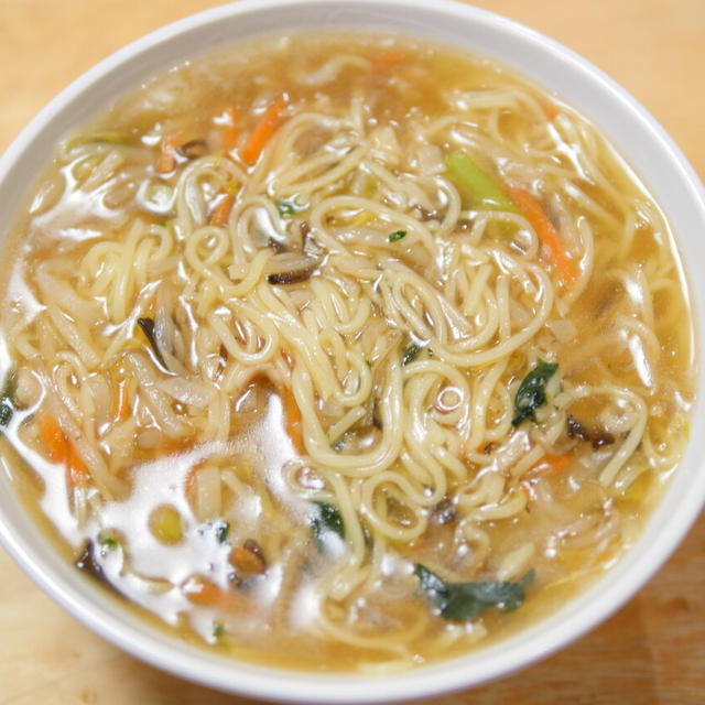 【冷凍食品レビュー】マルハニチロ　横浜あんかけラーメン。ママ受けいい。おかずとし３人取り分けて食べる