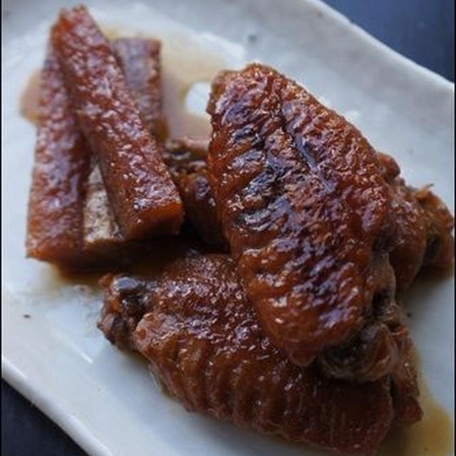 鶏手羽ごぼうの黒みつ炒め煮。＜レシピ＞