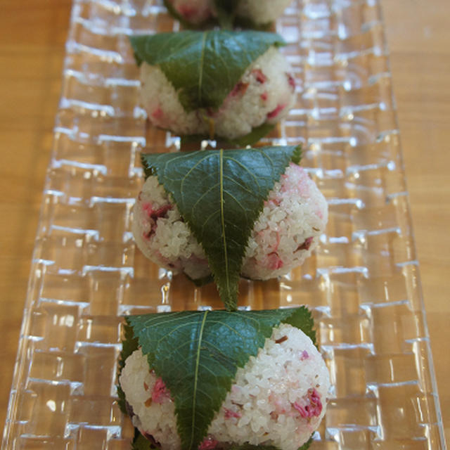 桜を楽しみ和菓子を楽しむ
