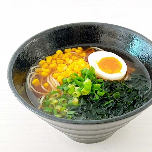 茅乃舎の博多あごだし醤油ラーメン。