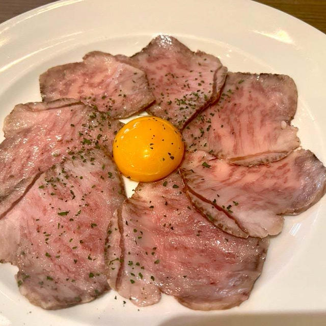 A4黒毛和牛ローストビーフやトリュフやチーズのニョッキがカジュアルに　梅田ワイン酒場バルミチェ