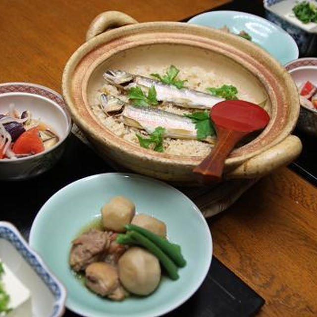 レシピ付き献立　アユご飯・鶏と里芋の含め煮・トマトの甘酢和え・冷ややっこ