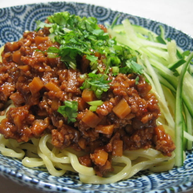 ジャージャー麺