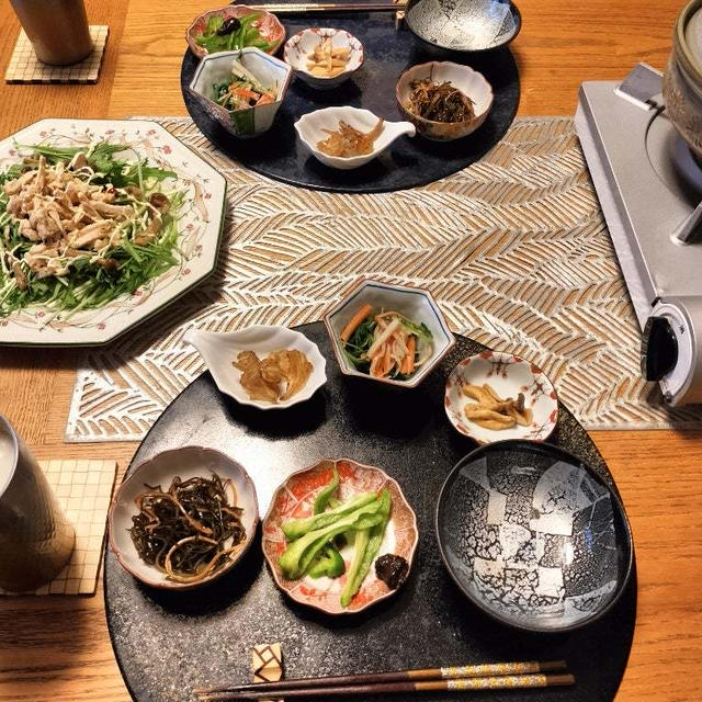 餃子鍋アゲインと鶏ぽん酢煮サラダと小鉢5品で晩酌
