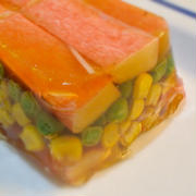 カニカマと野菜のゼリー寄せ
