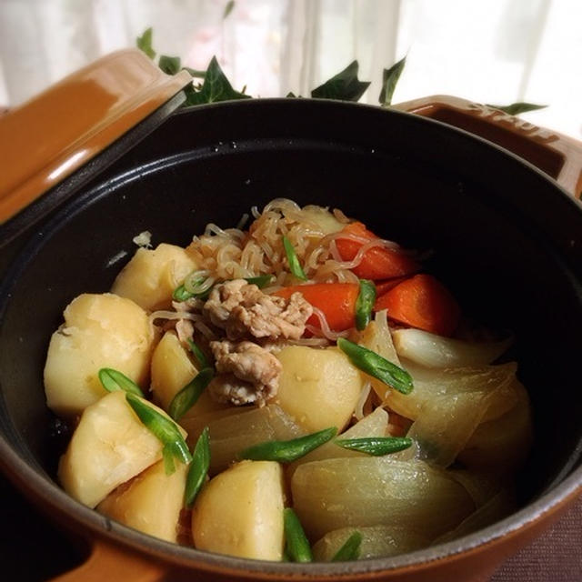 ストウブで無水肉じゃが作ってみたぁ