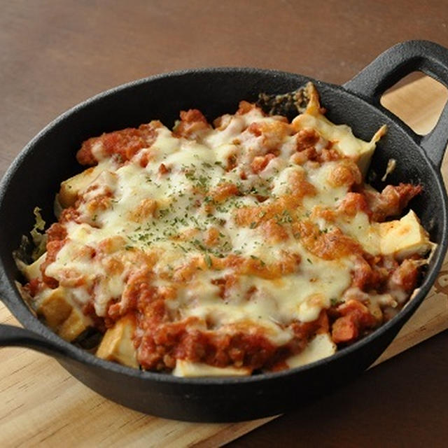 手間いらず！のっけて焼くだけ！厚揚げキャベツのミートソース焼き