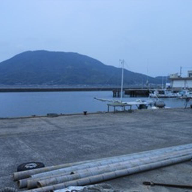 糸島市加布里漁港の　「踵屋敷」