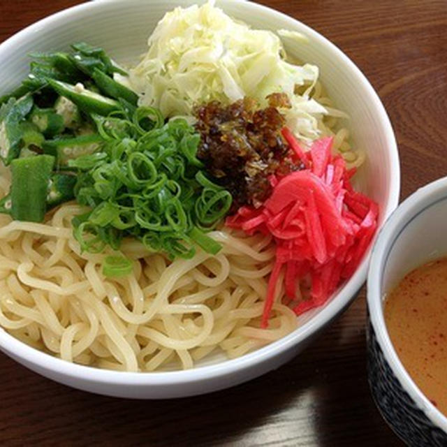 お昼ごはんに日清「冷や冷やつけ麺 ごま担々だれ」