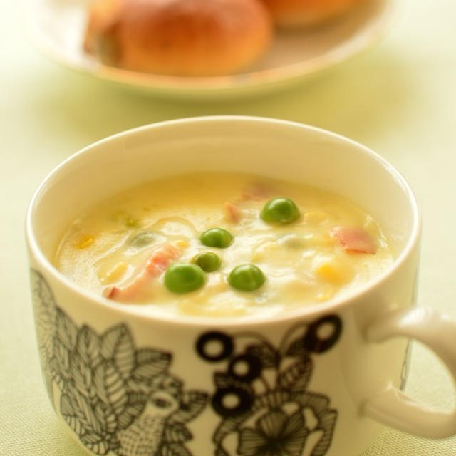 少し寒くなってきたから　クリームシチューで朝ご飯
