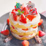 オーブンなし×型なし！4分で作るスポンジでお子様と一緒にクリスマスケーキ作り
