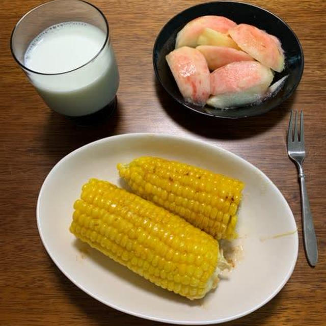 二日目のとうもろこしはバター醤油焼き♪