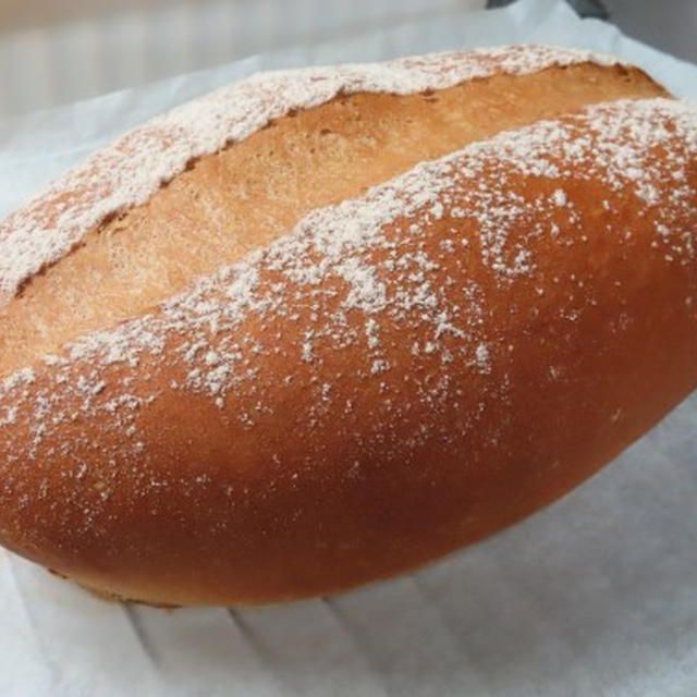 全粒粉100％のパン