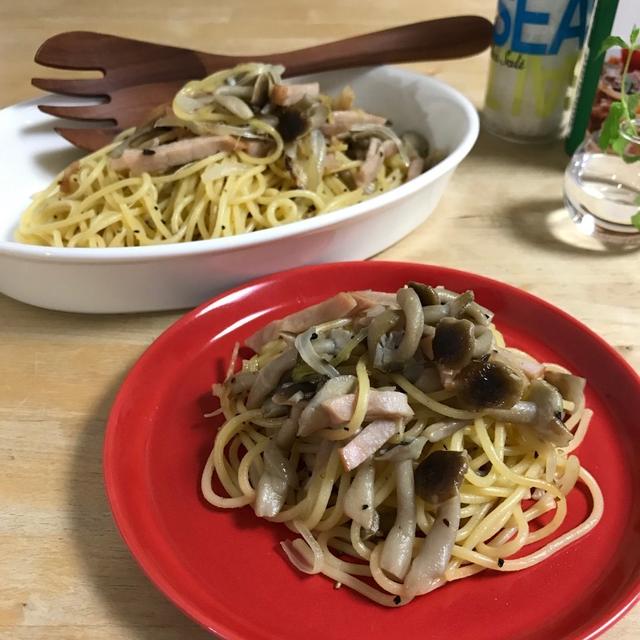 夏休みに簡単☆しめじとハムのコンソメパスタ