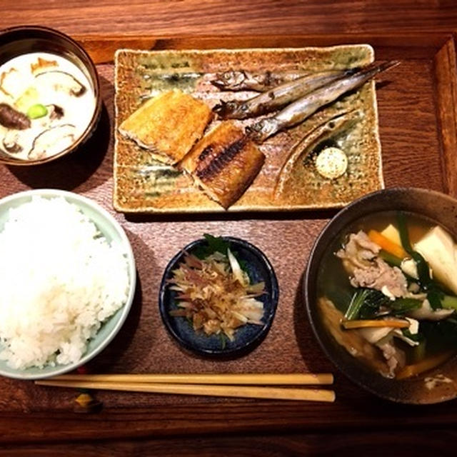 混ぜてレンジ！「茶碗蒸しと焼き魚のおぼんでカフェ定食」