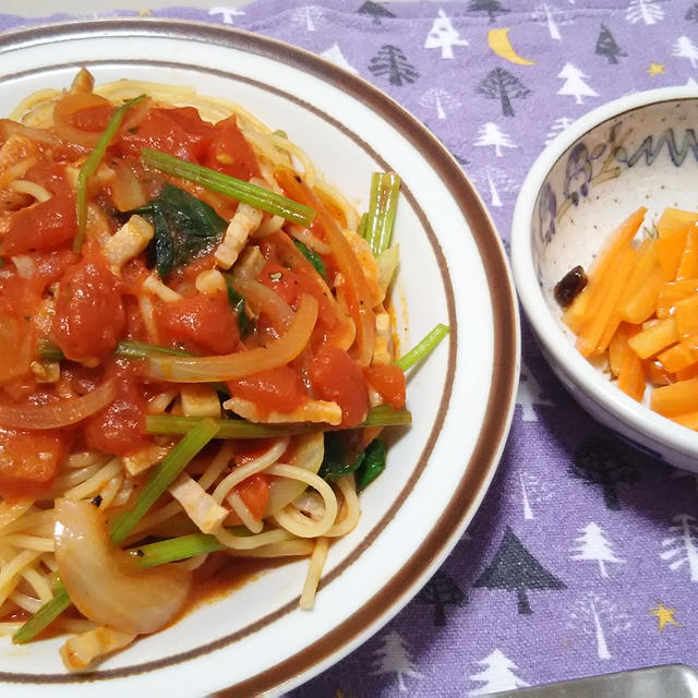 昨日の夕飯(4/1):トマトとほうれん草のパスタ他